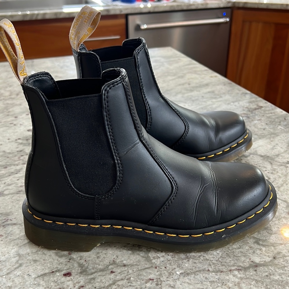 Dr. Martens Vegan 2976 Felix Chelsea Boots Size 8 Black like new